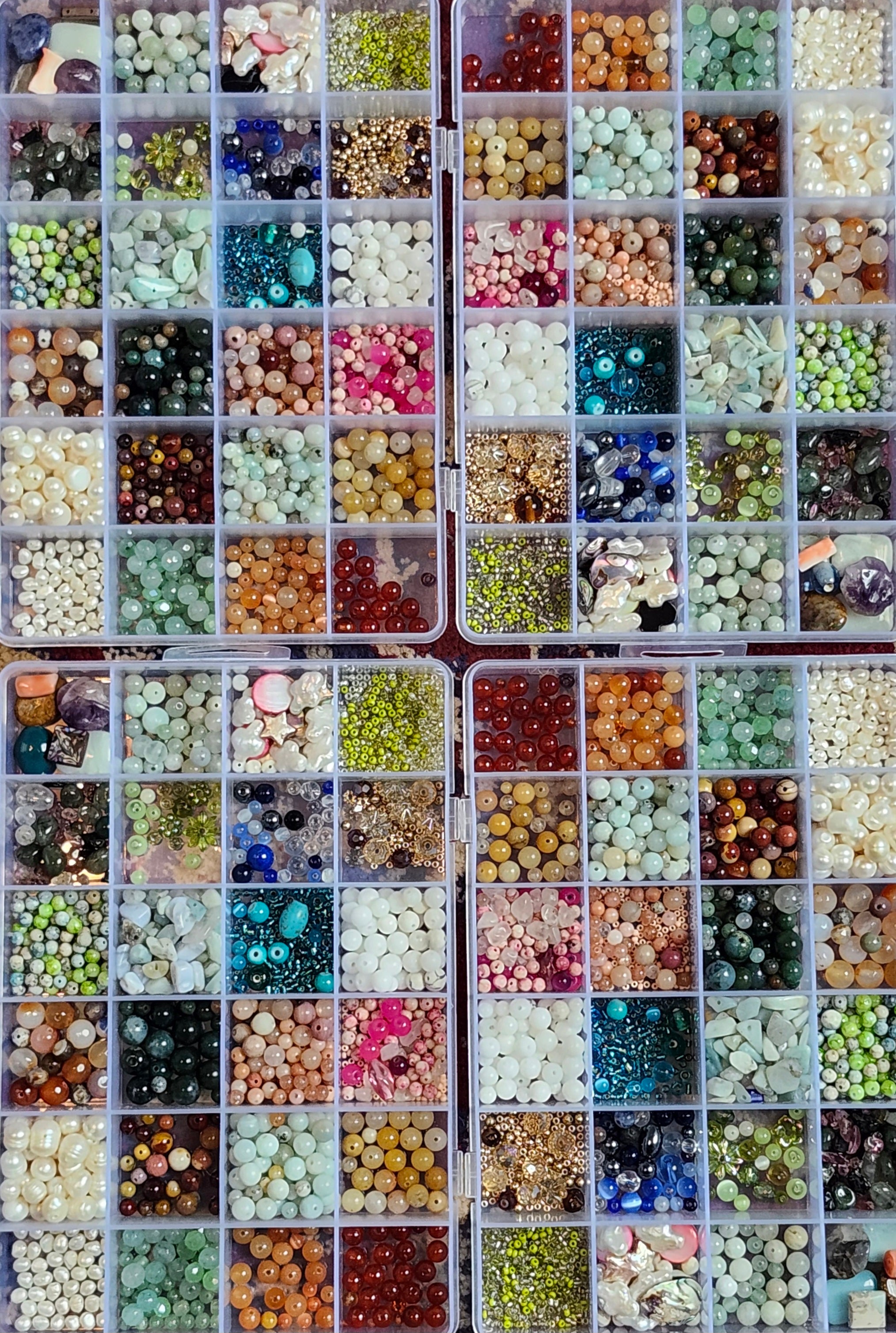 Atelier fabrication collier de perles – Café Mila